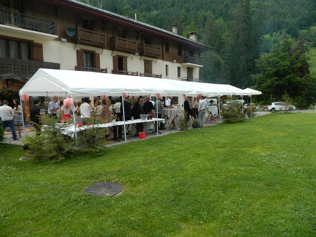 Logis Hotel Les Sapins Montriond Esterno foto