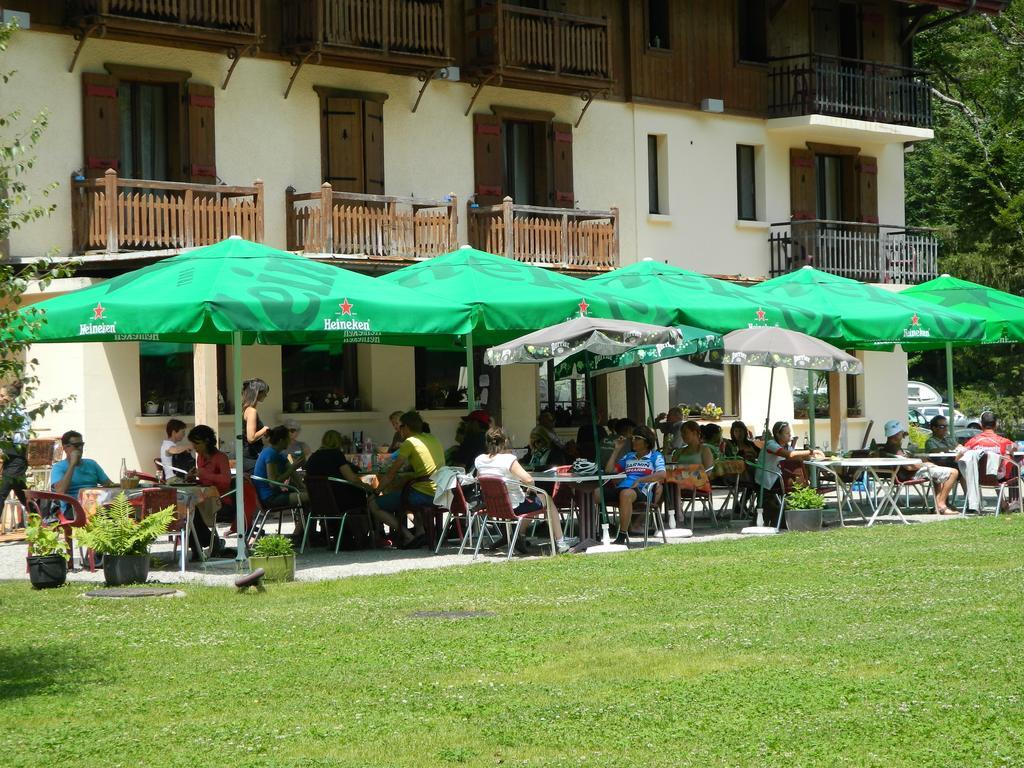 Logis Hotel Les Sapins Montriond Esterno foto